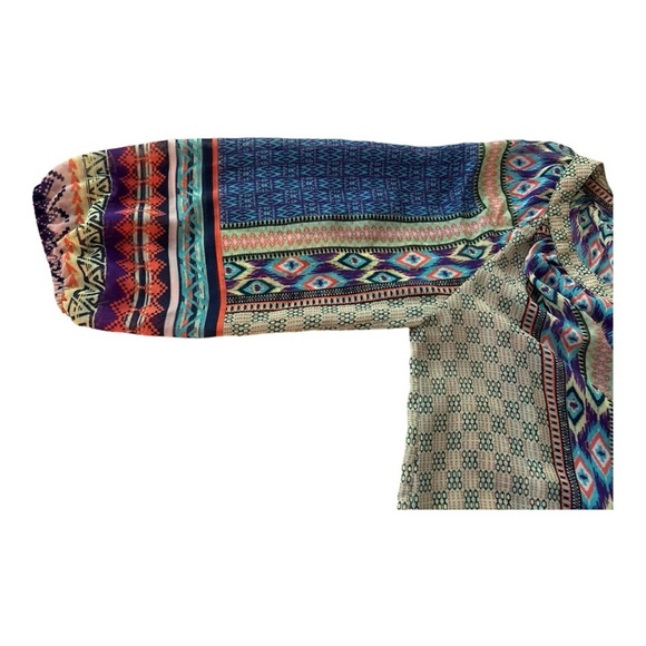 Figueroa +Flowers boho top , multicolored geometrics, full sleeves, buttons - Picture 4 of 6